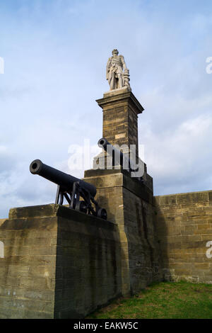 Canon sur la baie de la rivière Tyne, à Collingwood, Monument de Tynemouth, Tyne et Wear, Angleterre, Royaume-Uni, Europe Banque D'Images