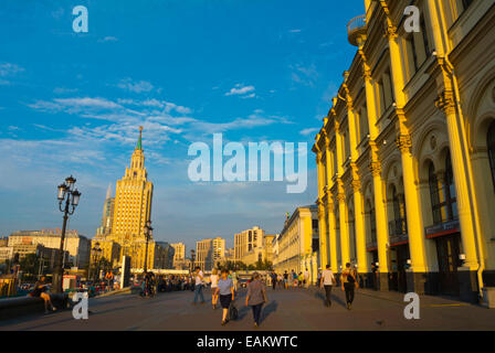 Komsomolskaya ploshchad' square, en face de la gare Leningradsky vokzal, gare, Moscou, Russie, Europe Banque D'Images