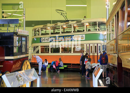 Le Musée des Transports de Glasgow Riverside, dans la zone de régénération, l'affichage de Glasgow est riche, patrimoine industriel, en Ecosse. Banque D'Images