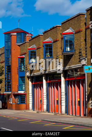 Islington Station incendie sur la rue à Canonbury Islington North London N1 Angleterre Royaume-uni exploités par la London Fire Brigade Banque D'Images