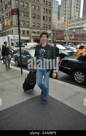 New York Candids avec : Chris Gorham Où : Manhattan, New York, United States Quand : 15 mai 2014 Banque D'Images