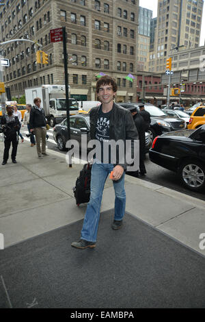 New York Candids avec : Chris Gorham Où : Manhattan, New York, United States Quand : 15 mai 2014 Banque D'Images