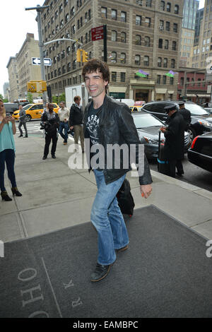 New York Candids avec : Chris Gorham Où : Manhattan, New York, United States Quand : 15 mai 2014 Banque D'Images