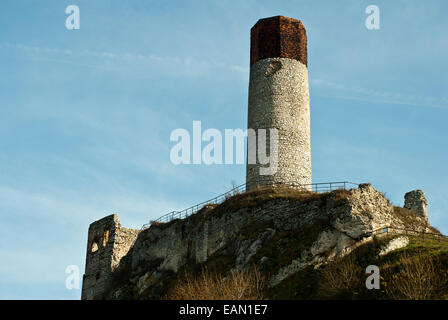 Ruines du château vieux à Olsztyn près de Czestochowa, Pologne Banque D'Images