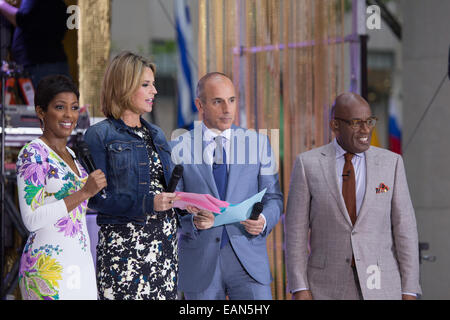'The Today Show' a été l'endroit où aller le vendredi matin comme Heidi Klum et Mariah Carey a fait deux apparitions. Klum a été interviewé et Carey joué en direct. En vedette : Tamryn Hall,Savannah Guthrie,Matt LAuer, Al Roker Où : New York, New York, United State Banque D'Images