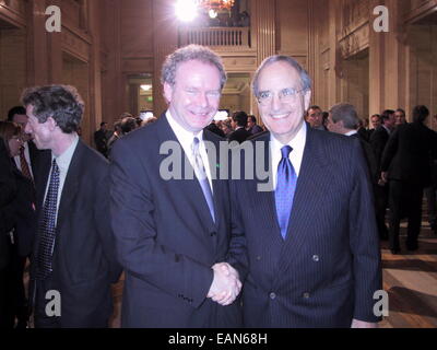 13 Dec 2000, Exclusive dans les coulisses à l'intérieur de Stormont quand Bill Clinton et George Mitchell a rencontré les membres du Sinn Fein. Banque D'Images