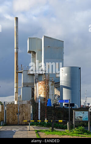 Usine d'asphalte, exploité par Brett agrégats, au port de Whitstable, Kent, UK. Yje plante est un important fournisseur régional de ro Banque D'Images