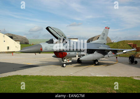 Les Forces aériennes américaines en Europe (USAFE) F-16CJ Block 50 à Spangdahlem Air Base en Allemagne. Banque D'Images