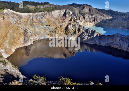 Les lacs de cratère de volcan Kelimutu et caldeira, l'île de Flores, en Indonésie Banque D'Images