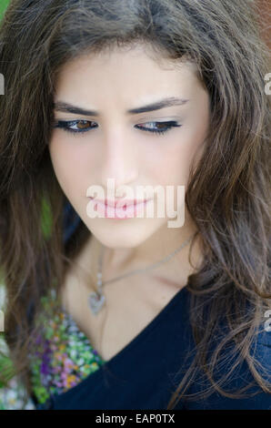 Belle Middle Eastern woman looking away Banque D'Images