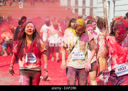 La color run, une partie de la célébration du festival Holi à Katmandou, Népal Banque D'Images