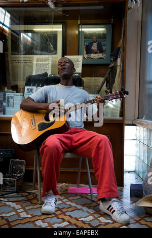 Pat Thomas, bluesman. Musée Route 61 Blues, Leland Mississipi Banque D'Images