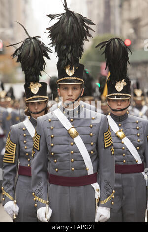 Défilé des anciens combattants, 5e Avenue, New York City. Académie militaire de West Point étudiants à la parade. Banque D'Images