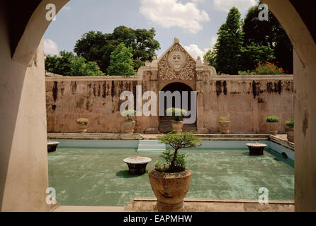 Complexe de baignade dans l'eau de Taman Sari Château le sultanat de Yogyakarta dans le Jardin Royal Yogya à Java en Indonésie en Asie du sud-est. Site Touristique Banque D'Images