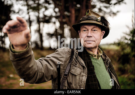 Le chasseur dans les bois de Wernicke Wolfgang Brandenburg Herzberg (Mark), sur Octobre 30, 2014 en Allemagne. Photo : Photo de l'alliance/Robert Schlesinger Banque D'Images