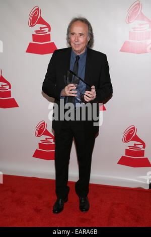 Las Vegas, NV, USA. 19 Nov, 2014. Joan Manuel Serrat au niveau des arrivées pour l'Amérique latine 2014 Académie de l'enregistrement de la personne de l'année, Gala Mandalay Bay Events Center, Las Vegas, NV le 19 novembre 2014. Credit : James Atoa/Everett Collection/Alamy Live News Banque D'Images