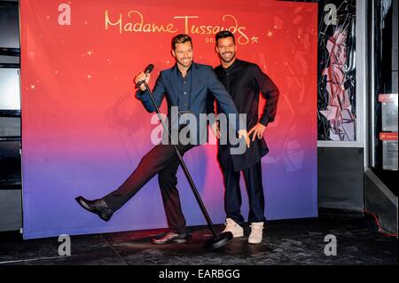 La figure de cire avec Ricky Martin RICKY MARTIN DÉVOILE LA FIGURE DE CIRE chez Madame Tussauds Las Vegas 19/11/2014 Las Vegas/photo alliance Banque D'Images