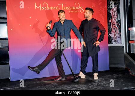 La figure de cire avec Ricky Martin RICKY MARTIN DÉVOILE LA FIGURE DE CIRE chez Madame Tussauds Las Vegas 19/11/2014 Las Vegas/photo alliance Banque D'Images