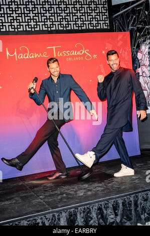 La figure de cire avec Ricky Martin RICKY MARTIN DÉVOILE LA FIGURE DE CIRE chez Madame Tussauds Las Vegas 19/11/2014 Las Vegas/photo alliance Banque D'Images