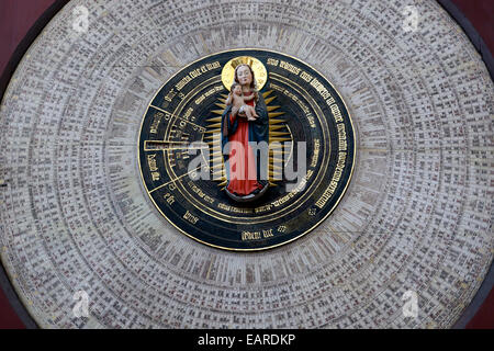 Vue détaillée de l'horloge astronomique dans la région de l'église de la Vierge Marie, Gdansk, en voïvodie de, Pologne Banque D'Images