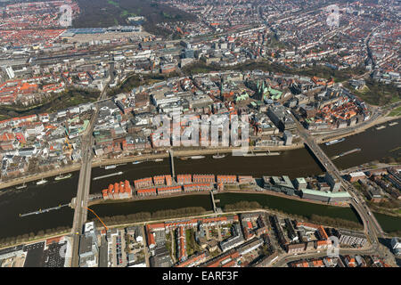 Vue aérienne, Altstadtinsel, île de la vieille ville, entre la Weser et la rivière Wallgraben, Bremen, Brême, Allemagne Banque D'Images