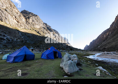 À Llamacorral camping vallée de Santa Cruz, Cordillère des Andes, Pérou, Amérique du Sud, Banque D'Images