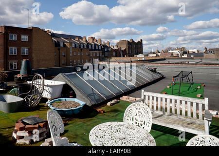 Tourné à l'extérieur du pavillon jardin, éclectique et entrepôt Dalston taxidermie endroits studio dans l'Est de Londres Banque D'Images