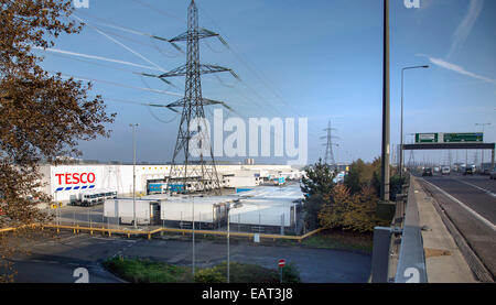 Dans l'usine de distribution Tesco Rainham Essex Banque D'Images