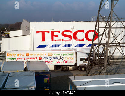 Dans l'usine de distribution Tesco Rainham Essex Banque D'Images