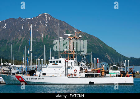 Seward Alaska - Juillet 2011 - US Coast Guard navire dans le port. Banque D'Images