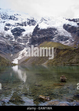 Lago humantay, le glacier humantay et montaña humantay, près de soraypampa, Pérou Banque D'Images