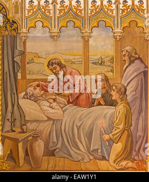 Trnava - La fresque de style néo-gothique scène fhe les Apôtres à viatique par Leopold Bruckner (1905 - 1906) à Saint Nicholas church. Banque D'Images