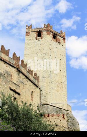 Le château de Malcesine sur le lac de Garde en Italie Banque D'Images