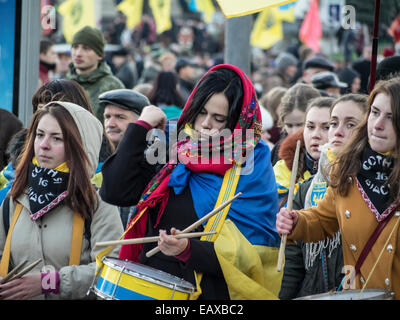 Kiev, Ukraine. 21 Nov, 2014. La plupart des soldats de Maidan, qui ont participé à la 'Marche de la dignité' dans le centre de Kiev, a pris part aux combats dans l'Est de l'Ukraine. Maintenant, ils sont dans la rotation. Crédit : Igor Golovnov/Alamy Live News Banque D'Images