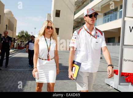 Abu Dhabi, Emirats Arabes Unis. 20 novembre, 2014. Sport Automobile : Championnat du Monde de Formule 1 de la FIA 2014, Grand Prix d'Abu Dhabi, # 99 Adrian Sutil (GER, Sauber F1 Team) et sa petite amie Jennifer Becks : dpa Crédit photo alliance/Alamy Live News Banque D'Images