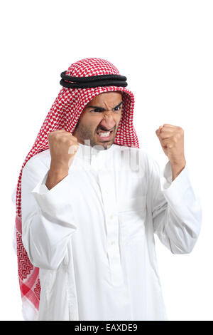En colère et furieux arabie arabe homme isolé sur fond blanc Banque D'Images