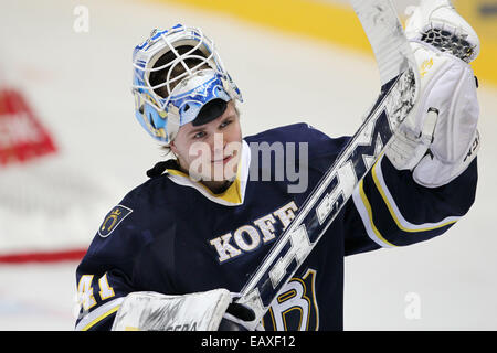 18 novembre 2014 - Espoo, Suomi - Home Dynaida / Karadja Begur Laurikainen de Blues après match Ligue de hockey finlandais Lukko vs Blues à Espoo le 18 novembre 2014. Matti Raivio / Tout sur appuyez sur Banque D'Images