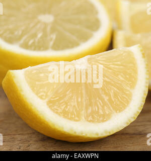 La saine alimentation libre de tranches de citron agrumes Banque D'Images