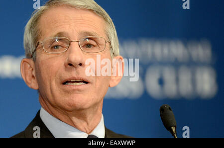 Washington, DC, USA. 21 Nov, 2014. Le Dr Anthony Fauci, directeur du National Institute of Allergy and Infectious Diseases, parle au National Press Club à Washington. Credit : Chuck Myers/ZUMA/Alamy Fil Live News Banque D'Images