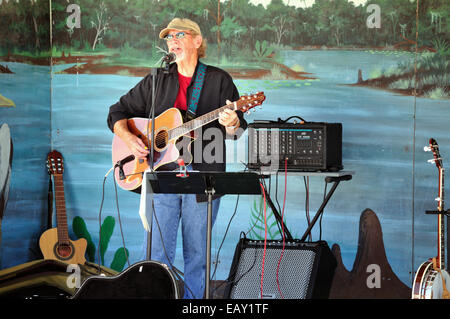 Artiste du spectacle à Howard's marché aux puces à Homosassa, Floride Banque D'Images