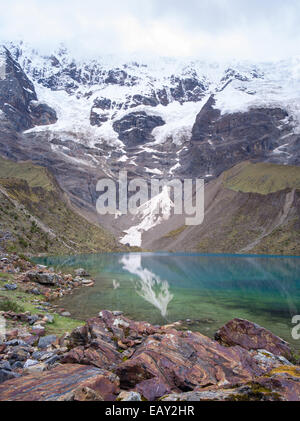 Lago humantay, le glacier humantay et montaña humantay, près de soraypampa, Pérou Banque D'Images