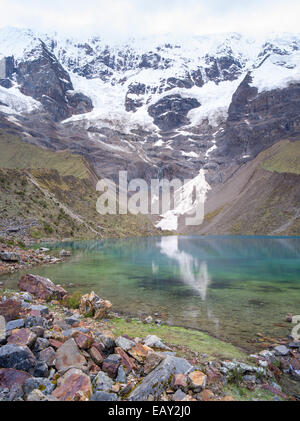 Lago humantay, le glacier humantay et montaña humantay, près de soraypampa, Pérou Banque D'Images