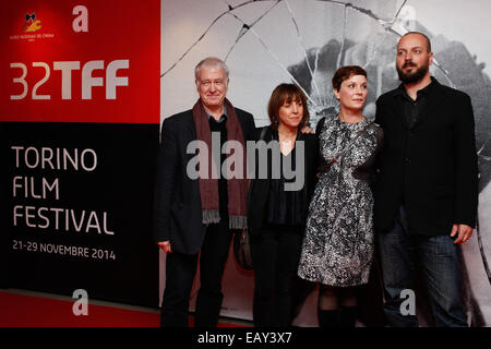 Turin, Italie. 21 Nov, 2014. Giury la FFT de pose sur le tapis rouge à l'ouverture de la 32e Festival du Film de Turin. Crédit : Elena Aquila/Pacific Press/Alamy Live News Banque D'Images