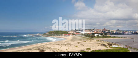 Phare de newcastle Nobbies montrant des dunes et plage Nobbies Banque D'Images