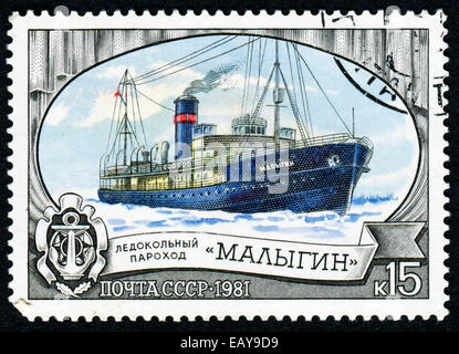 Urss - circa 1981 : timbres en URSS montre un brise-glace-steamship, circa 1981 Banque D'Images