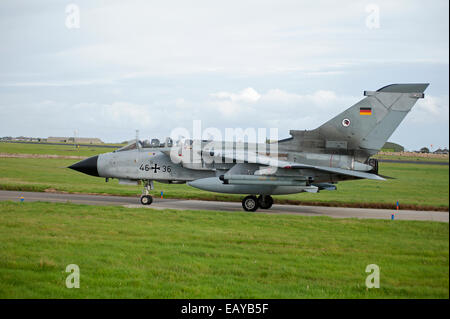 La Force aérienne de la Luftwaffe, Panavia Tornado 46 +36 à RAF Lossiemouth, Morayshire. L'Écosse. 9171 SCO. Banque D'Images