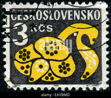 La Tchécoslovaquie - circa 1972 : timbres par la Tchécoslovaquie, montre fleur stylisée, vers 1972 Banque D'Images