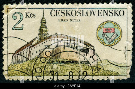 La Tchécoslovaquie - VERS 1982 : les timbres en Tchécoslovaquie montre un ancien château, vers 1982 Banque D'Images