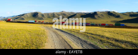 Village de la steppe de Mongolie, Mongolie Banque D'Images