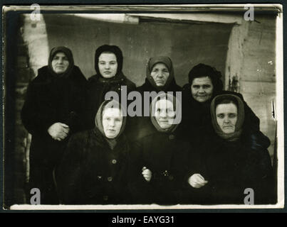 Urss - circa 1960 : une ancienne photo, portrait de famille, URSS, vers 1960 Banque D'Images